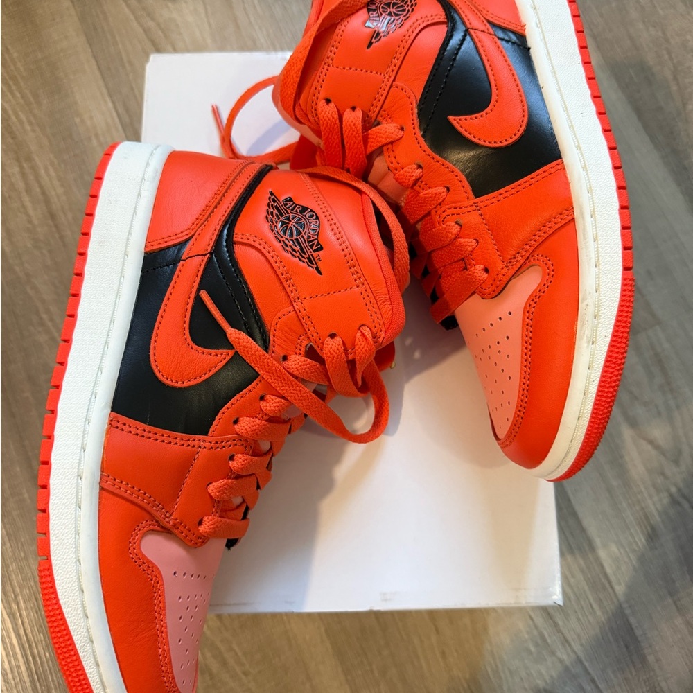 Air Jordan High-Top Sneakers in Orange and Pink - Picture 3 of 4
